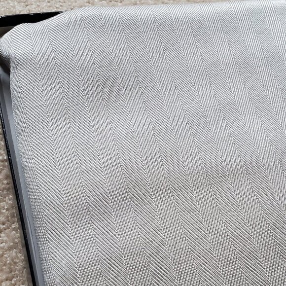 Ralph Lauren Home Silver-Ton Exclusive Oblong Tablecloth - Picture 8 of 9